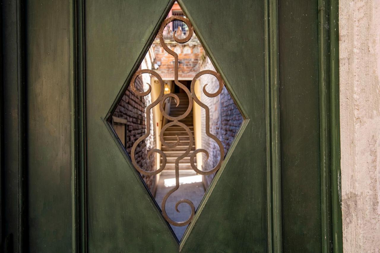 Residenza Centopietre - Dorsoduro By Wonderful Italy Venice Ngoại thất bức ảnh