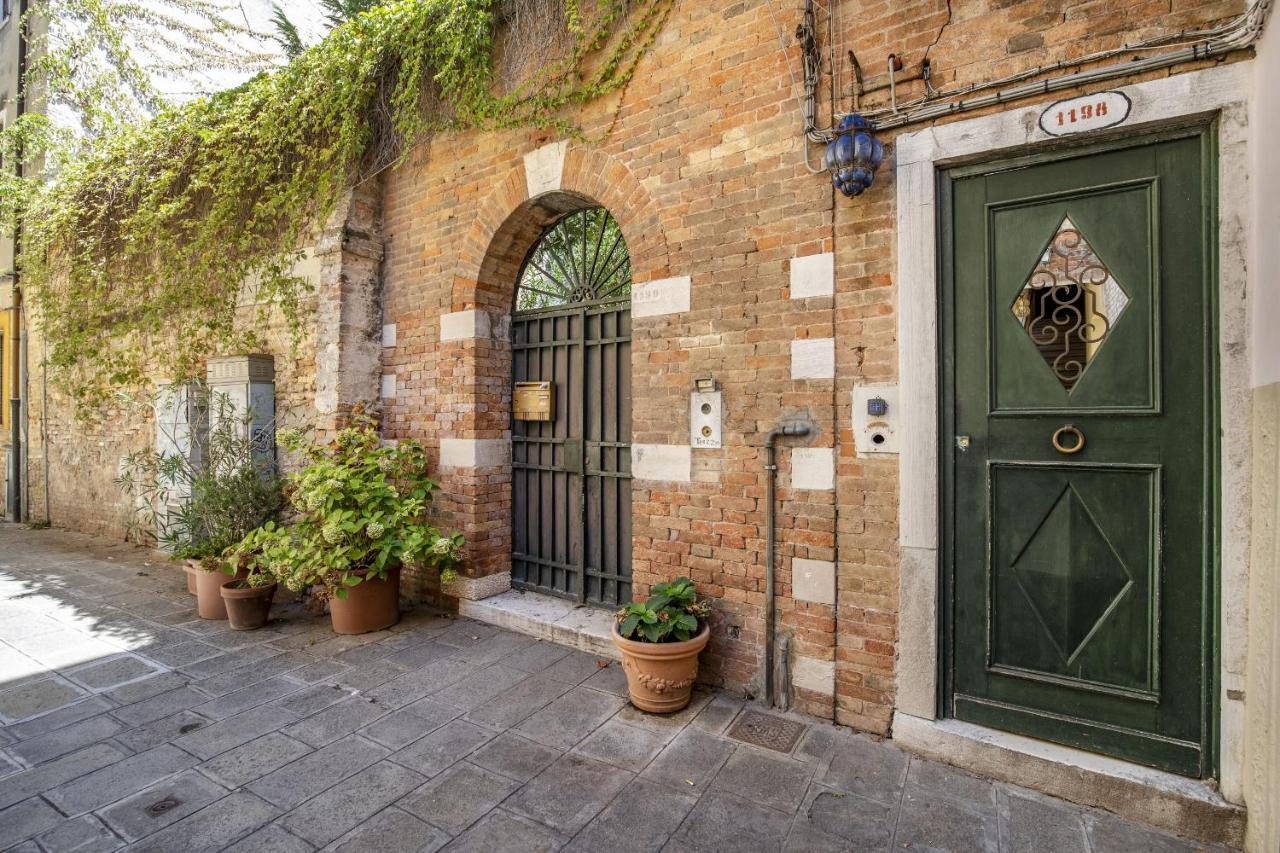 Residenza Centopietre - Dorsoduro By Wonderful Italy Venice Ngoại thất bức ảnh